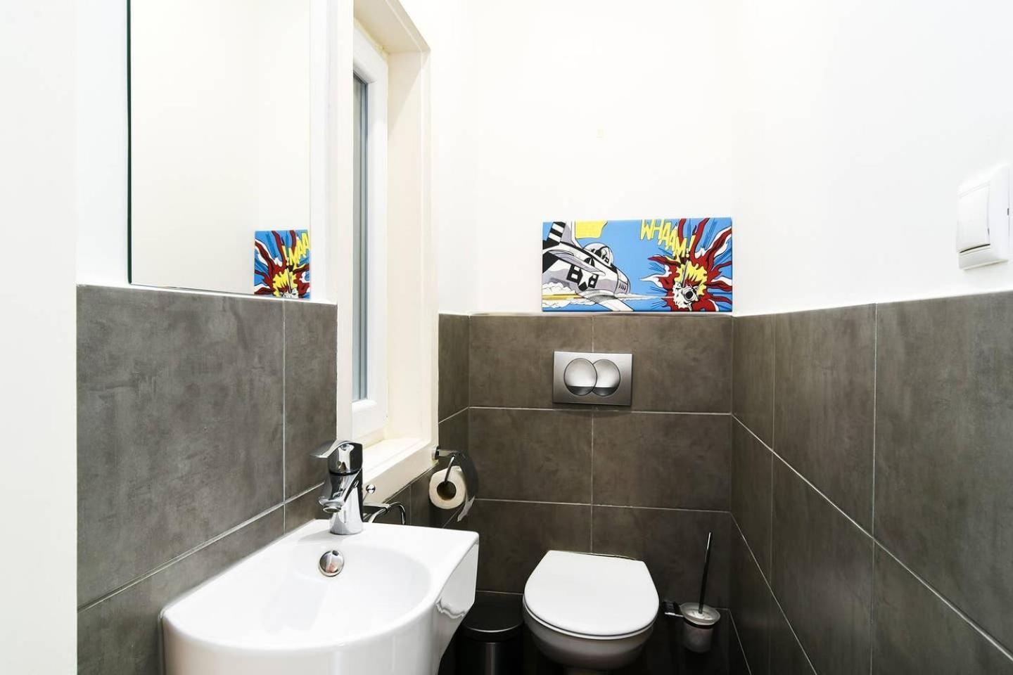Central & Colorful Studio With Air Conditioning Budapest Exterior photo