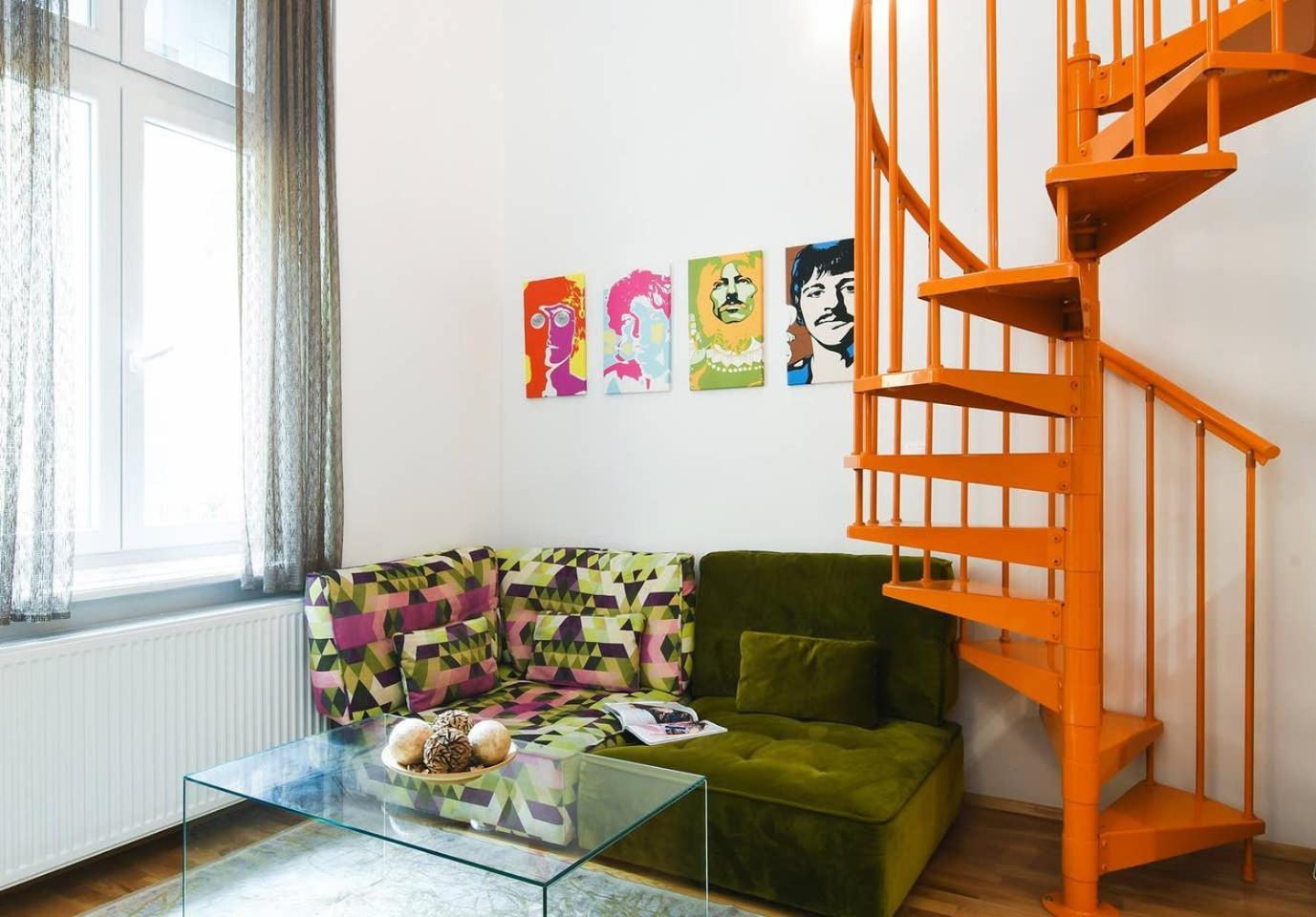 Central & Colorful Studio With Air Conditioning Budapest Exterior photo